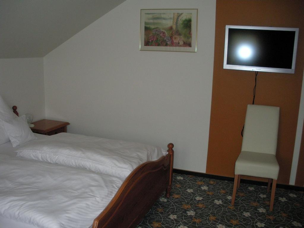 Hotel Company Cölbe Quarto foto