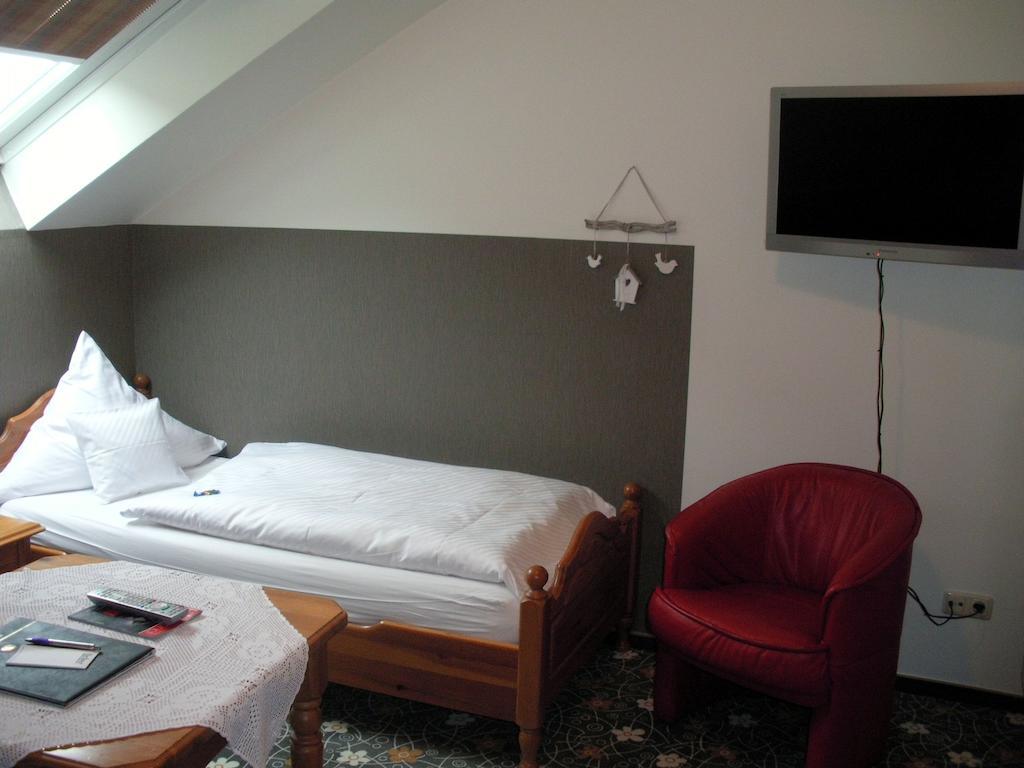 Hotel Company Cölbe Quarto foto